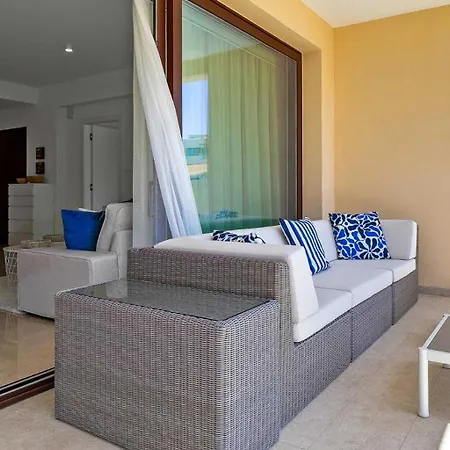 Apartman Brand New Stunning With Pool Views, Dionysus Village, Aphrodite Hills Kúklia