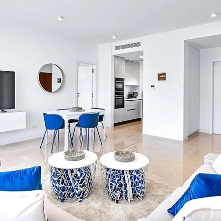 アパート Brand New Stunning With Pool Views, Dionysus Village, Aphrodite Hills クークリア