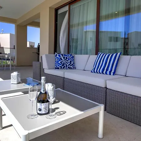 Apartman Brand New Stunning With Pool Views, Dionysus Village, Aphrodite Hills *